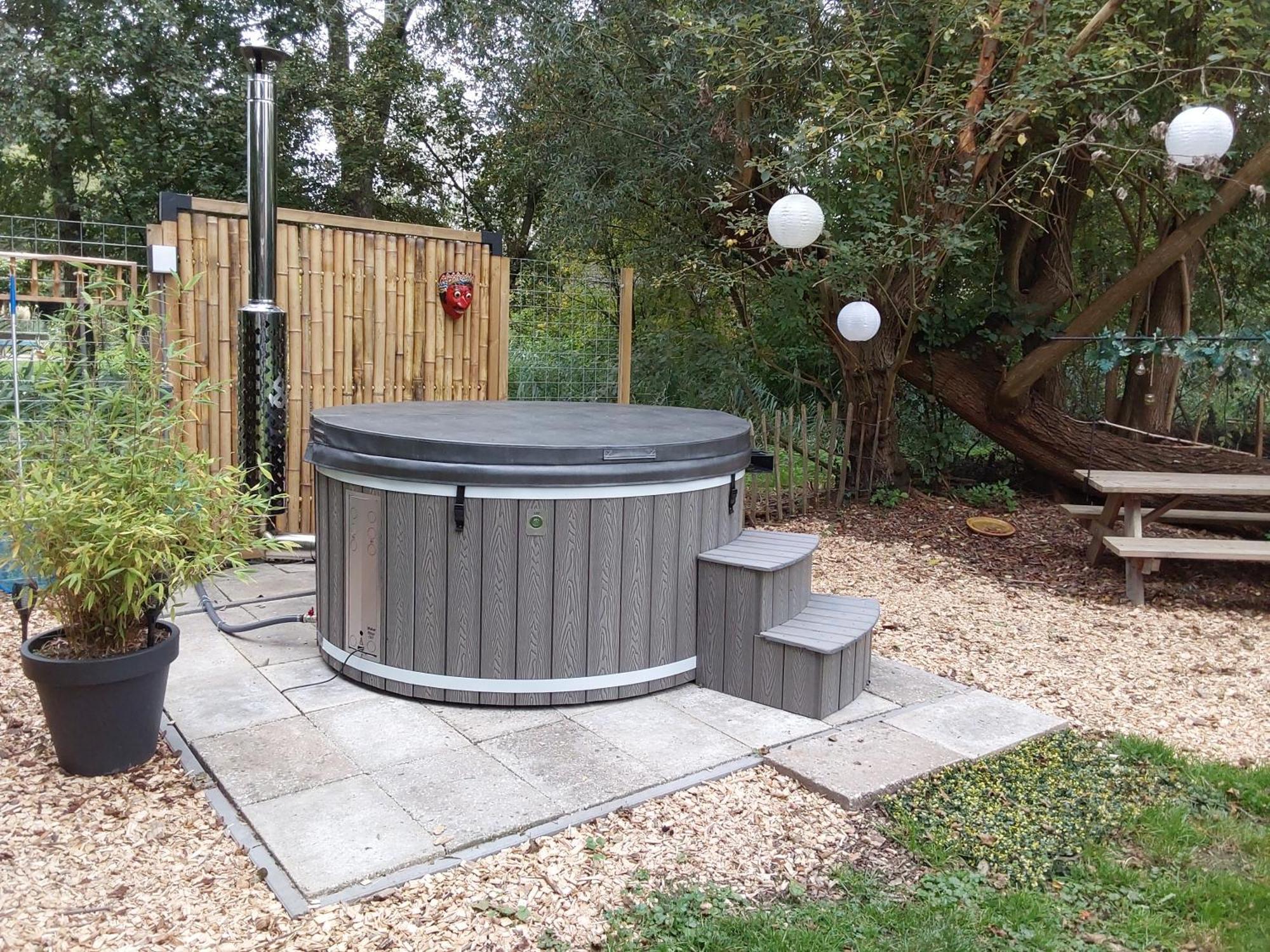 Rumah Senang Wellness Met Hottub En Tuin Ewijk Eksteriør bilde