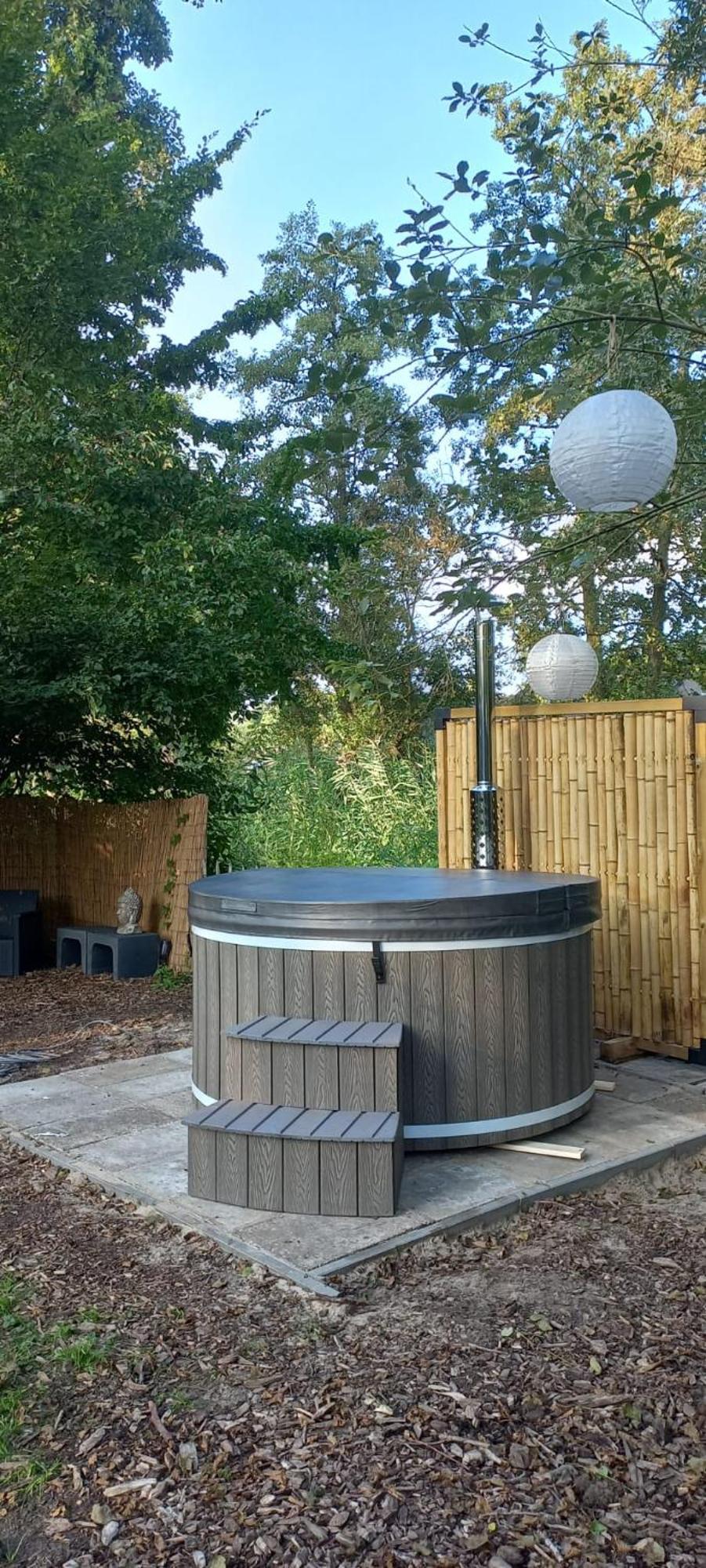Rumah Senang Wellness Met Hottub En Tuin Ewijk Eksteriør bilde